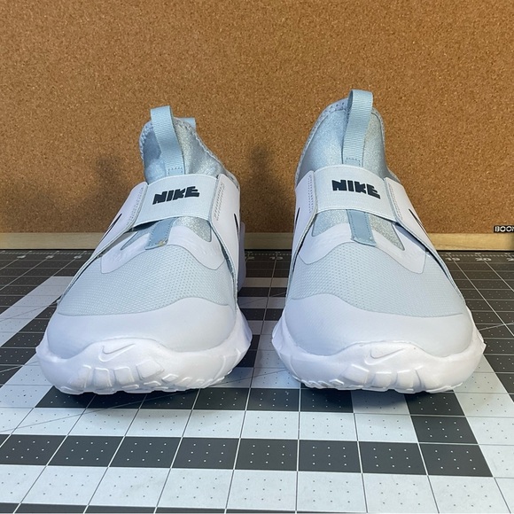 Nike flex runner 2 gs 
RARE
NWOT - Picture 9 of 10